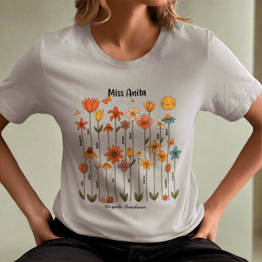 Remera Día del Maestro - Nombre de la maestra y alumnos - Flores