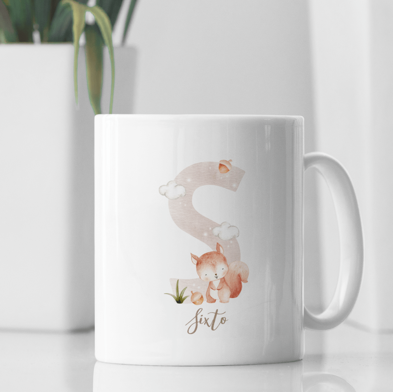 Taza Infantil Personalizada – Tu Inicial con Animalitos Dulces 🧸☕