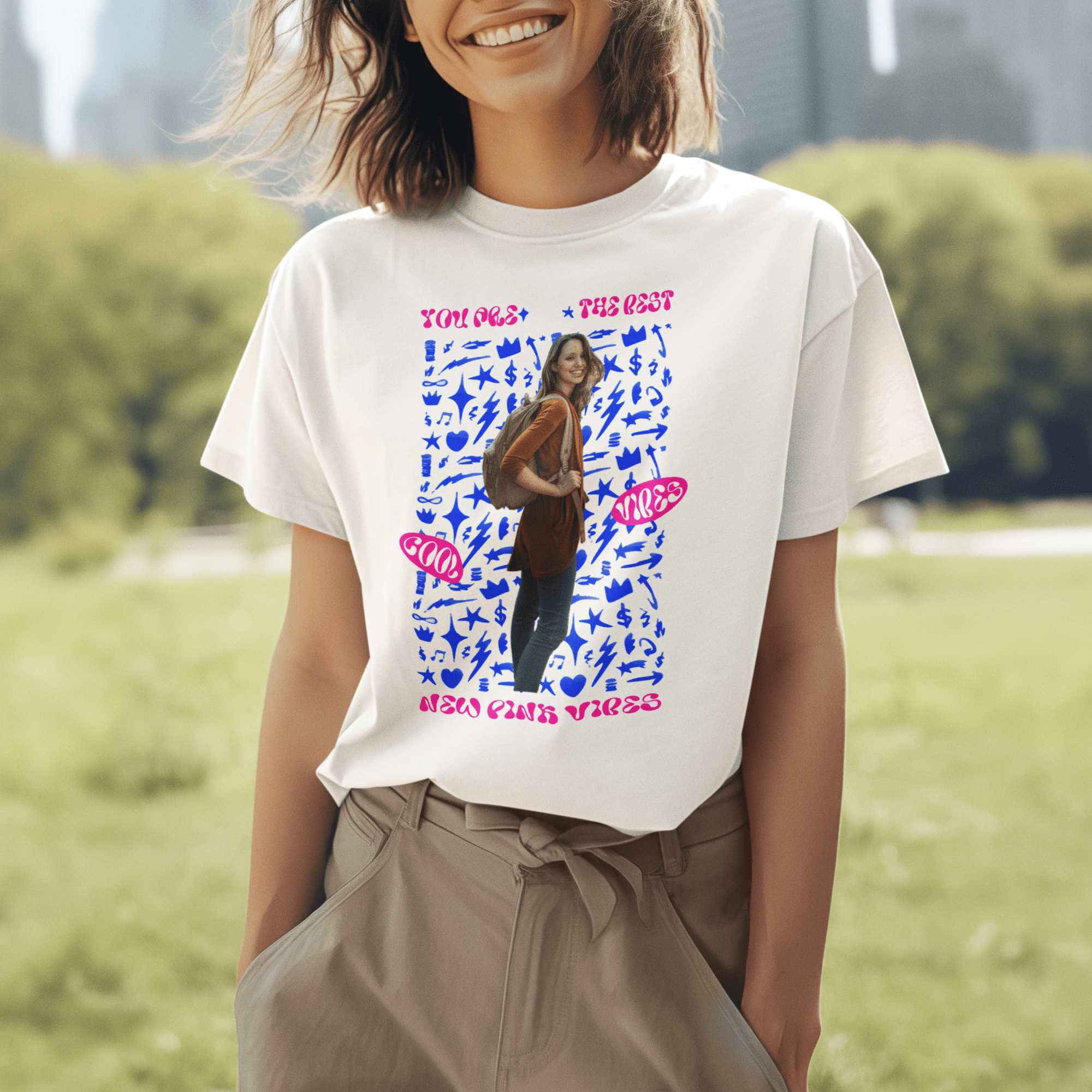 Remera Personalizada con Foto fondo removido y textos - Y2K Retro KPOP Doodle Style