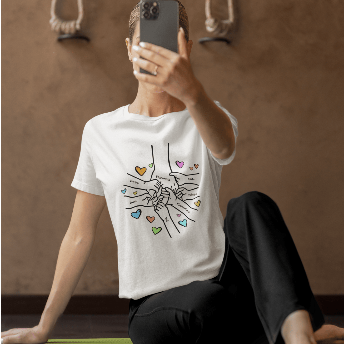 🤲❤️ La mano de Mamá y sus hijos - Remera personalizada con los nombres🌟