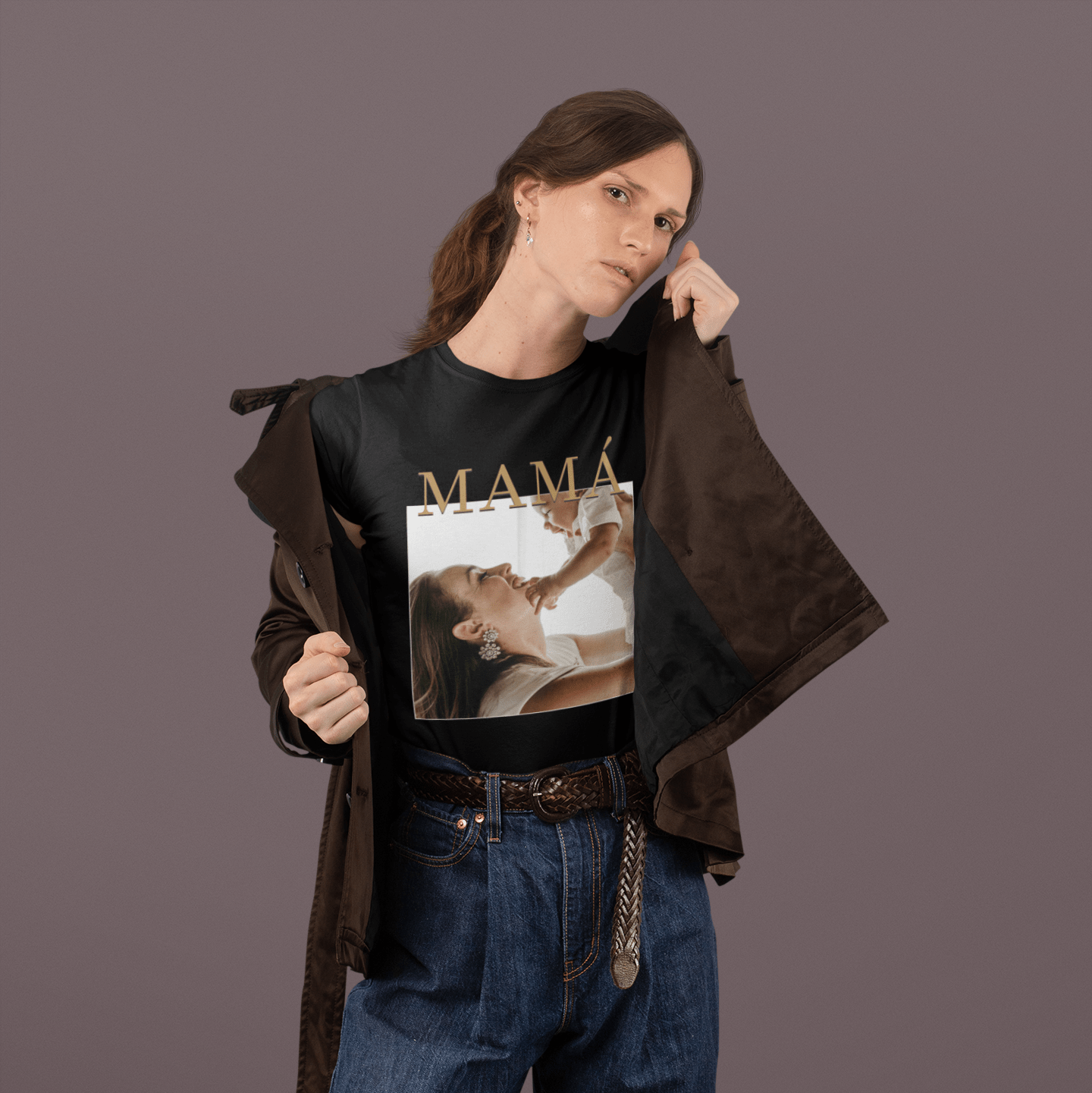 👩‍👧✨ Remera “Mamá en Dorado” – Personalizá con su foto